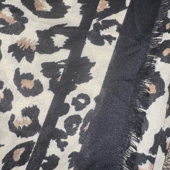 Cheetah print scarf - Picture 5 of 6